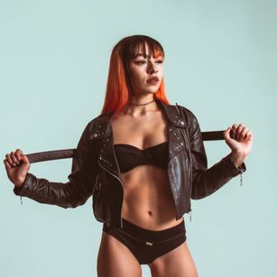 Model - AnneDark tattoo