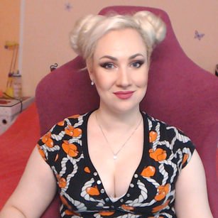 Model - Miss Lexy Gold hairy