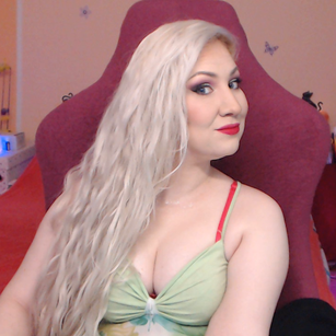 Model - Miss Lexy Gold feet