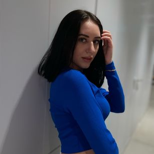 Model - Fire Girl webcam