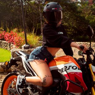 Model - JasmineRoberts Latina