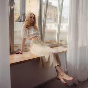 Model - Holly beautiful