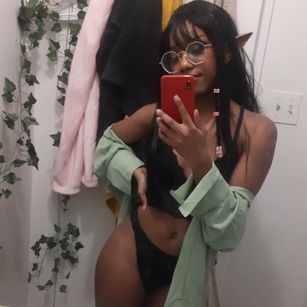 Model - StacyValentineX masturbation