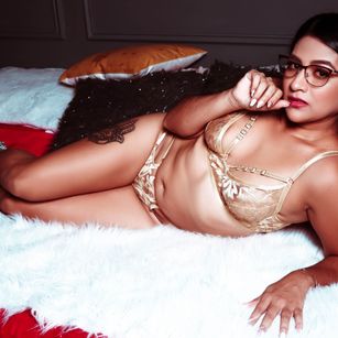 Model - Candie Newton deepthroat