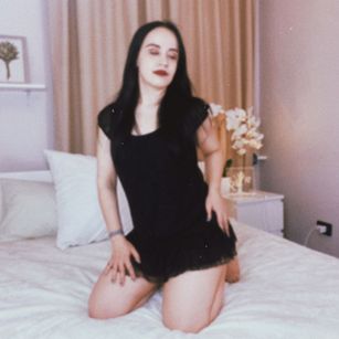 Model - Jennifer milf