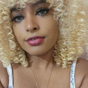 Model - Jezebel Summers curvy