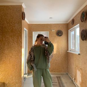 Model - AnneleeOwn sweet