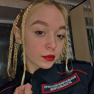 Model - AnneleeOwn Hot