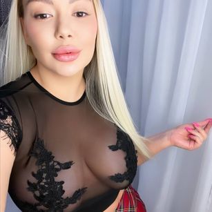 Model - Miss1Tease blowjob
