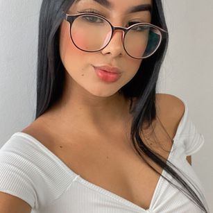 Model - PaulinaWood findom