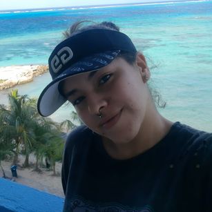 Model - Kenia Lucas cute