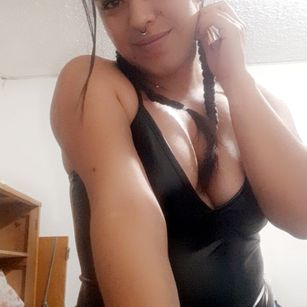 Model - Kenia Lucas cuckold