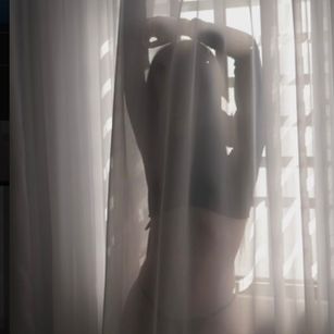 Model - Allisson Hoffman dildo