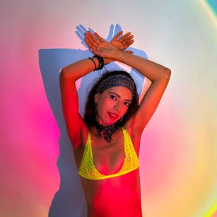 Model - MELANY MENDOZA smallboobs