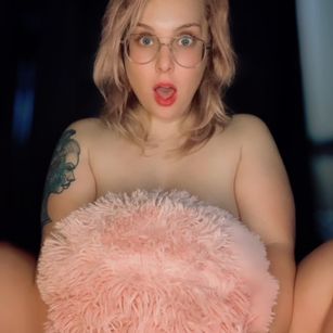 Model - Kitty Honey Feet couple