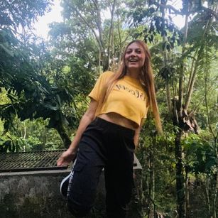 Model - MirandaRoxx oralsex