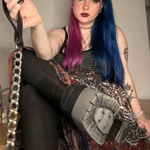 Model - Zelda Sativa findom