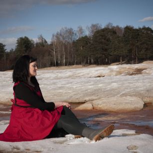 Model - Lara Vins tall