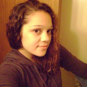 Model - Talia Bee toys