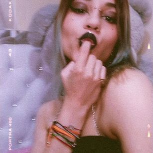 Model - ElektraLane latina