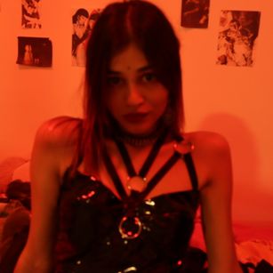 Model - ElektraLane young