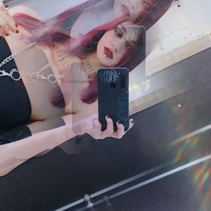 Model - ElektraLane feet