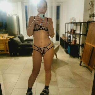 Model - Lana The Virus smokefet