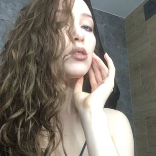 Model - Lina pantyhose