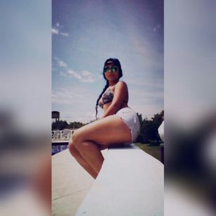 Model - Samantha Beaker ass