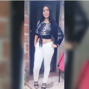 Model - Samantha Beaker sexy