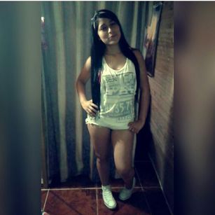 Model - Samantha Beaker colombian