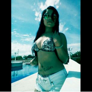 Model - Samantha Beaker HDSOUND