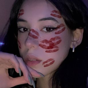 Model - Kate Kili cum