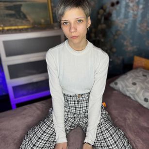 Model - BethanyMooore feet