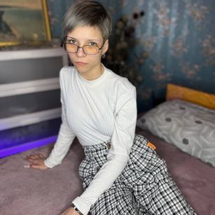 Model - BethanyMooore joi