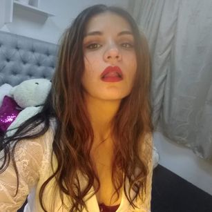 Model - Katia Aleman smoke