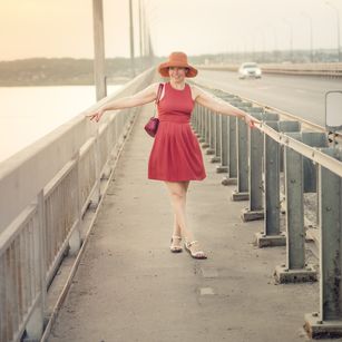 Model - Jenny Kira redhead