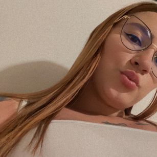 Model - Lexy Grayy latina