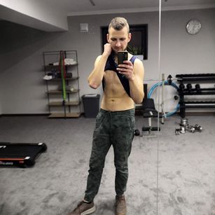 Model - Gay you-d like to fuck piss