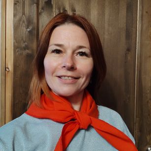 Model - Jenny Kira charming