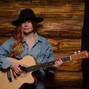 Model - Jenny Kira redhead