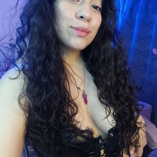 Model - Mariana bigass