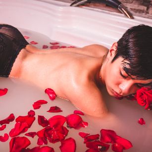 Model - NahomWhite roleplay