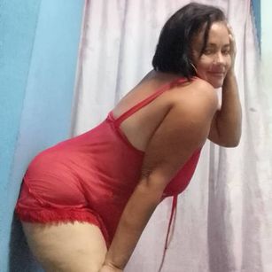 Model - Cubana bigboobs