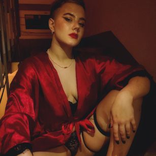 Model - Angela_aderly pvt