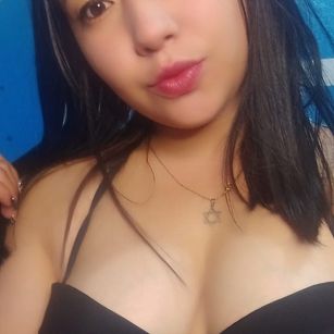 Model - CamilaRoberts bigboobs