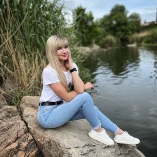 Model - Bel_Cassandra shy