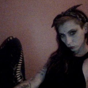 Model - gigi blackhornze 3