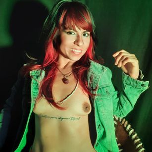 Model - Frida Latina toys