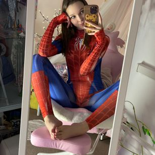 Model - LittleKitty69 girl